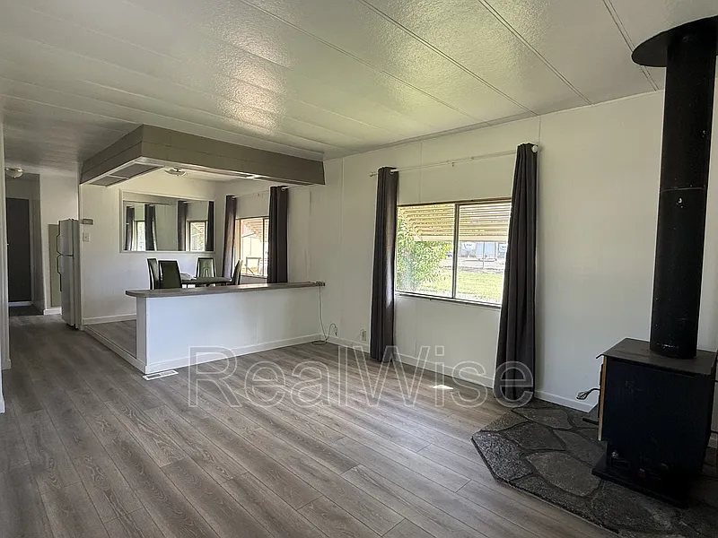 2 bed, 2.0 bath, $1,400 — Photo 2
