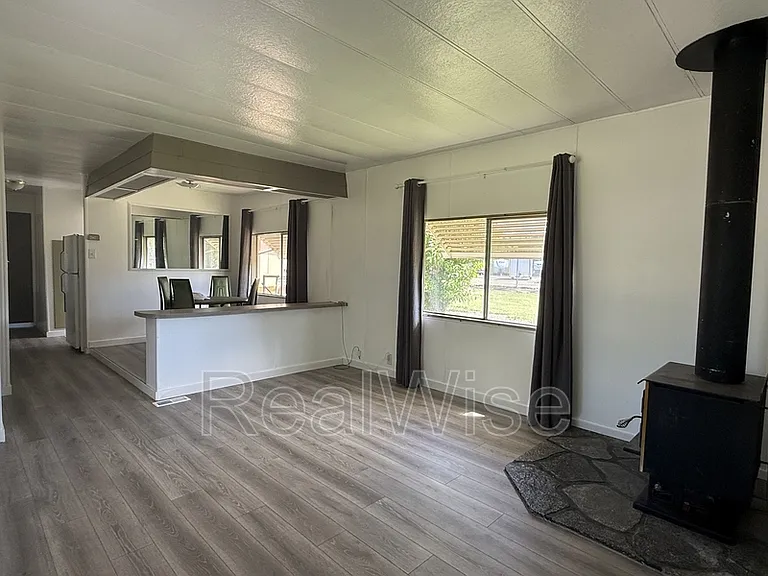 2515 Nonpareil Rd — Photo 2