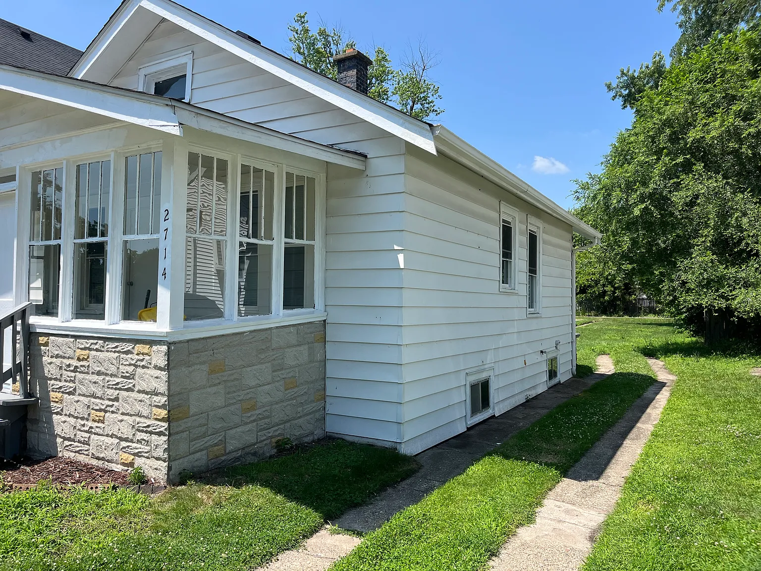 2 bed, 732 sqft, $1,850 — Photo 2