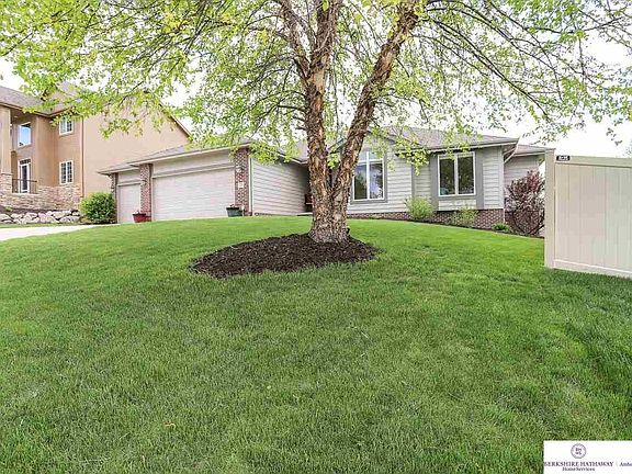 4th image of 1530 N 181st Ave