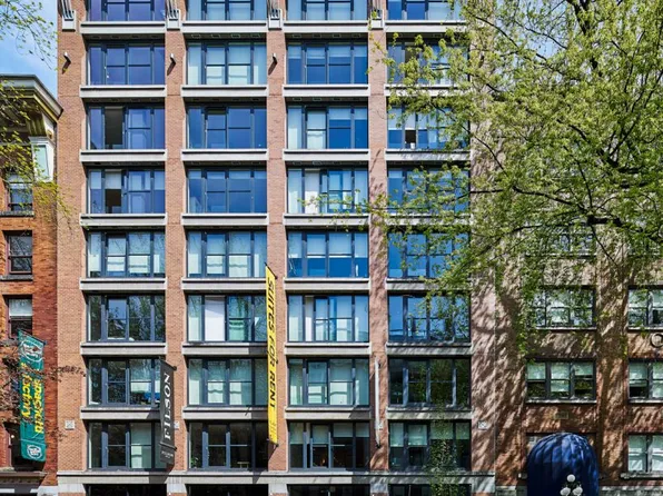 33 Water St Studio A, Vancouver, BC V6B 1R4