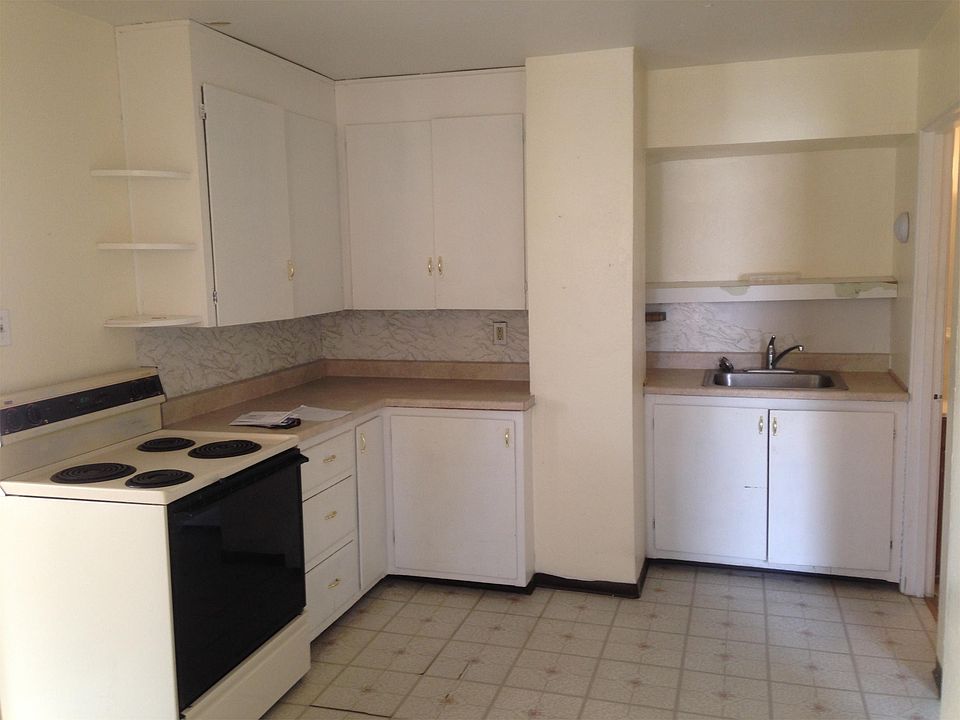 1st image of 204 S 10th St APT 6