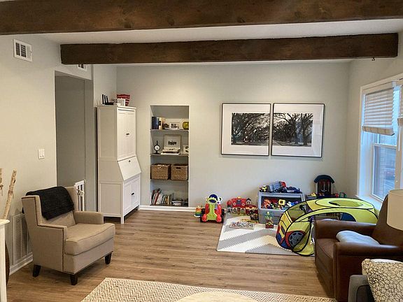 3rd image of 501 W Armitage Ave #B
