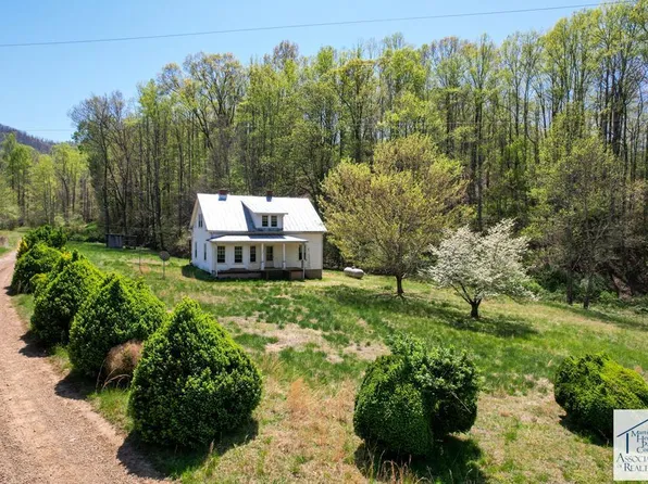 1156 Lone Ivy Rd, Stuart, VA 24171