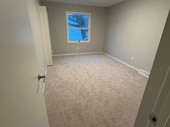 5th image of 5565 Shorewood Ln #5565