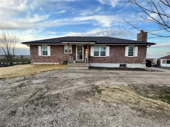 38500 E Gunn City Rd, Garden City, MO 64747