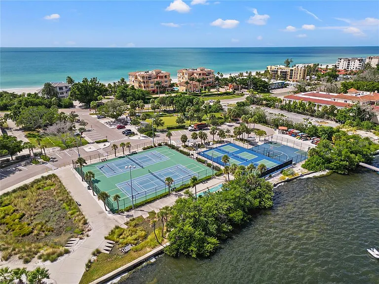 2823 Gulf Of Mexico Dr — Photo 41