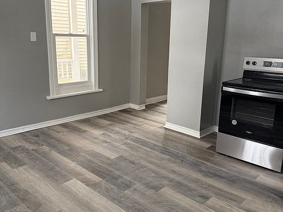 4th image of 212 Nassau St #1