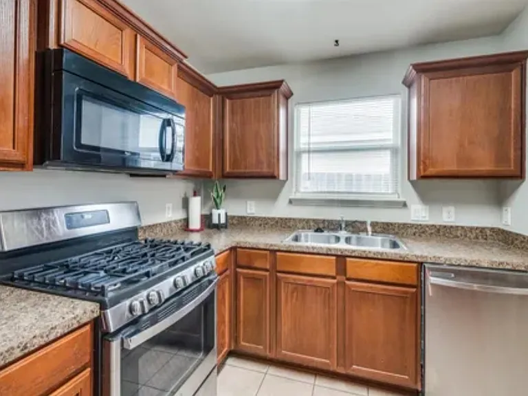 701 Lazy Crest Dr — Photo 21