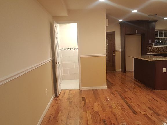 2nd image of 4643C Carpenter Ave