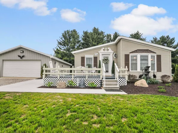 112 Eastland Dr, Leroy, MI 49655