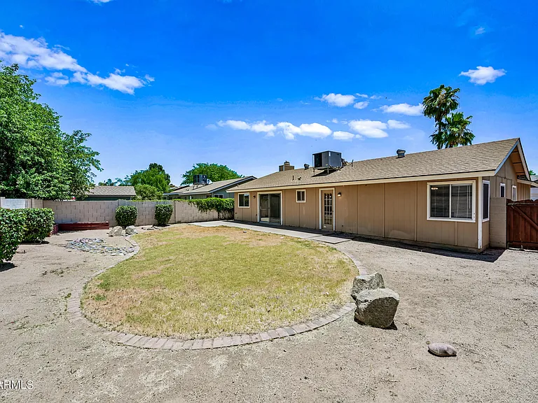 6830 E Paradise Ln — Photo 25