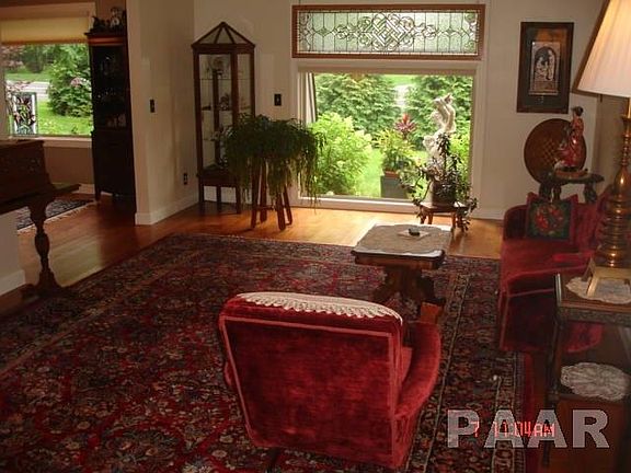 2nd image of 530 W Collingwood Cir