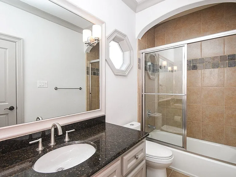 2702 Tudor Mnr — Photo 41