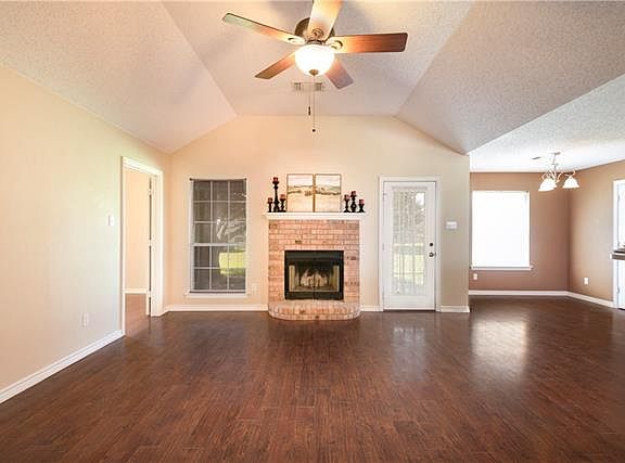 4th image of 1214 Southview Dr