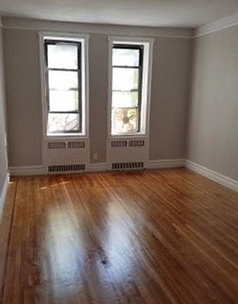3rd image of 240 E 18th St APT 4D
