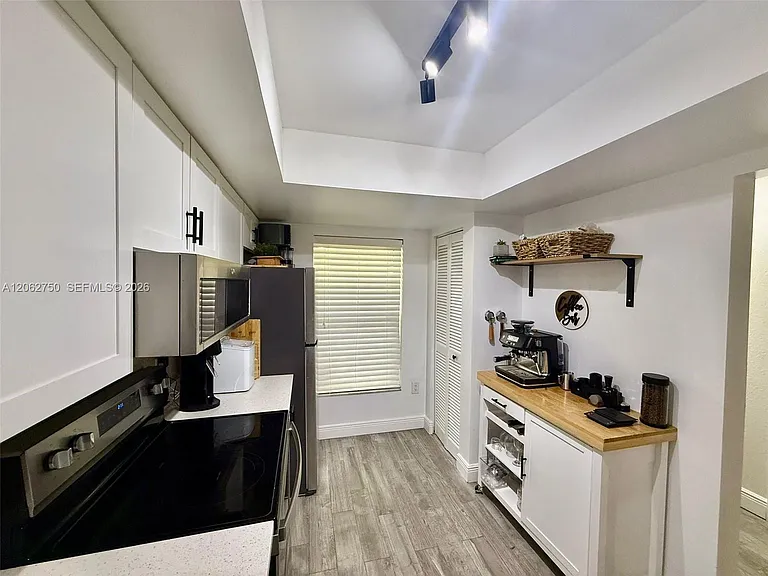 300 Promenade Dr #105 — Photo 5