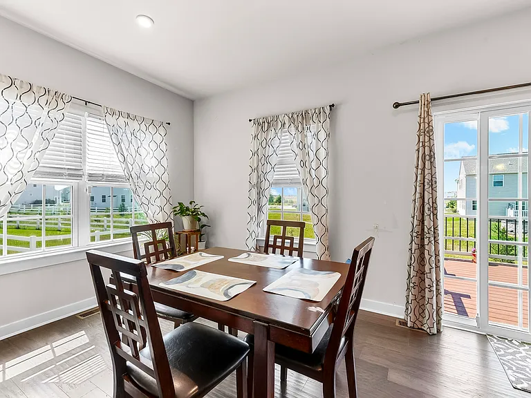 305 Goodwick Dr — Photo 9