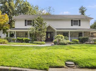 40 New Jersey St, Dix Hills, NY 11746