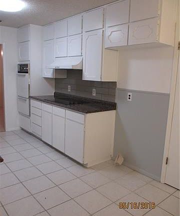 4th image of 502 Oakwood Dr