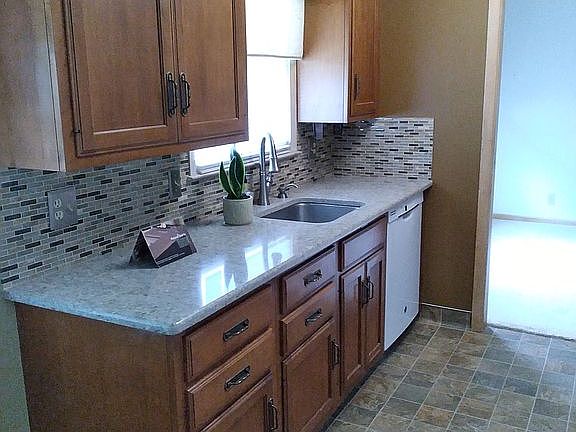 Quartz, tile backsplash