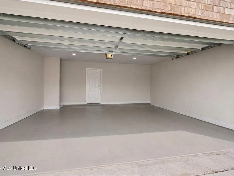 5438 Leeds Ln — Photo 45
