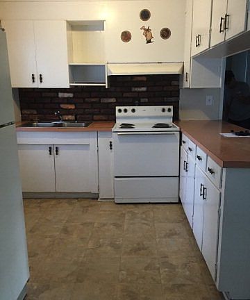 5th image of 2512 Seymour St