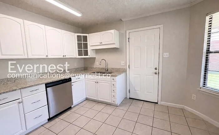 4508 Berrypick Ln S — Photo 5