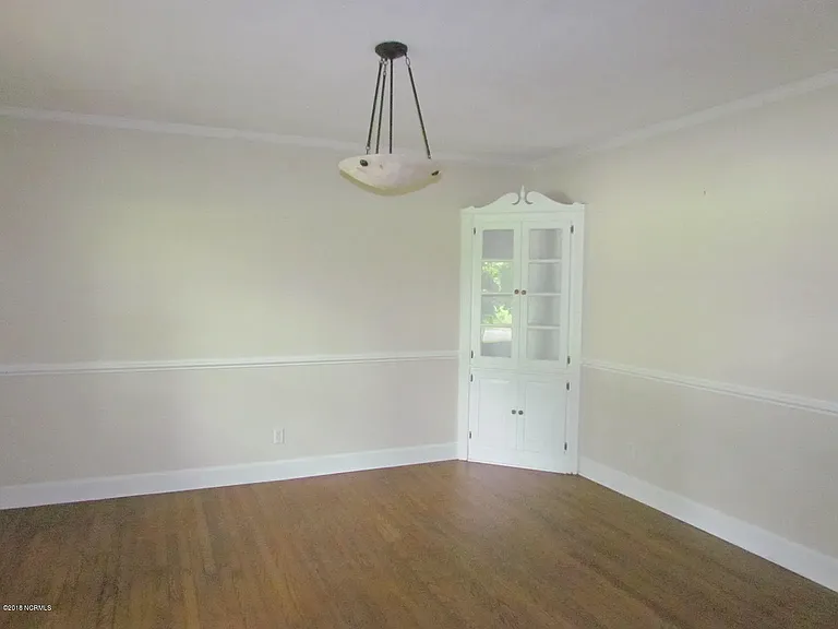 2000 Forest Hill Dr — Photo 5