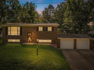 1805 Rainbow Dr, High Ridge, MO 63049