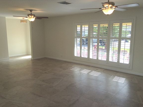 4th image of 601 SE 10th Ave