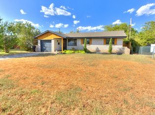 907 SW 3rd St, Moore, OK 73160