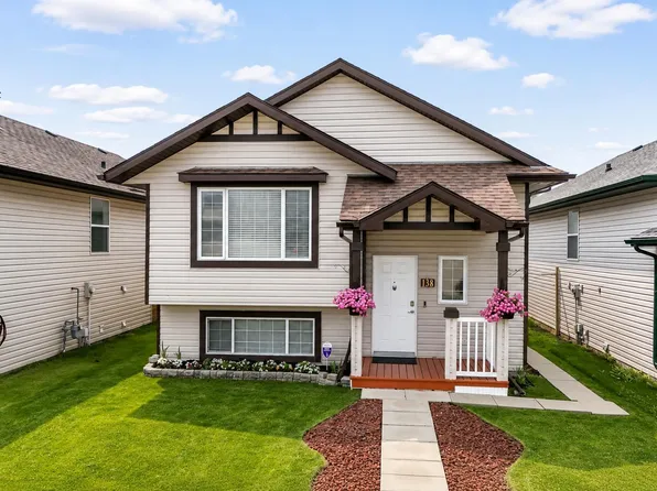 138 Lanterman Clos, Red Deer, AB T4R 3N8