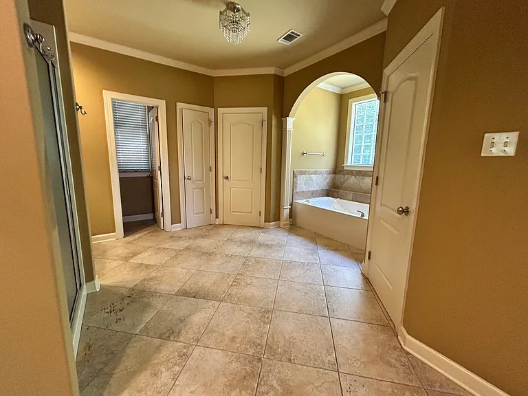 115 Noyant Dr — Photo 15