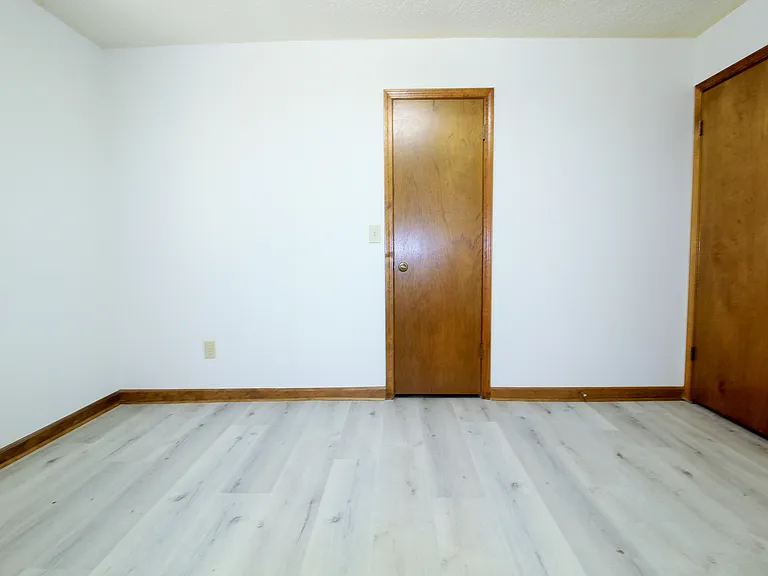 585 Wayside Dr — Photo 11