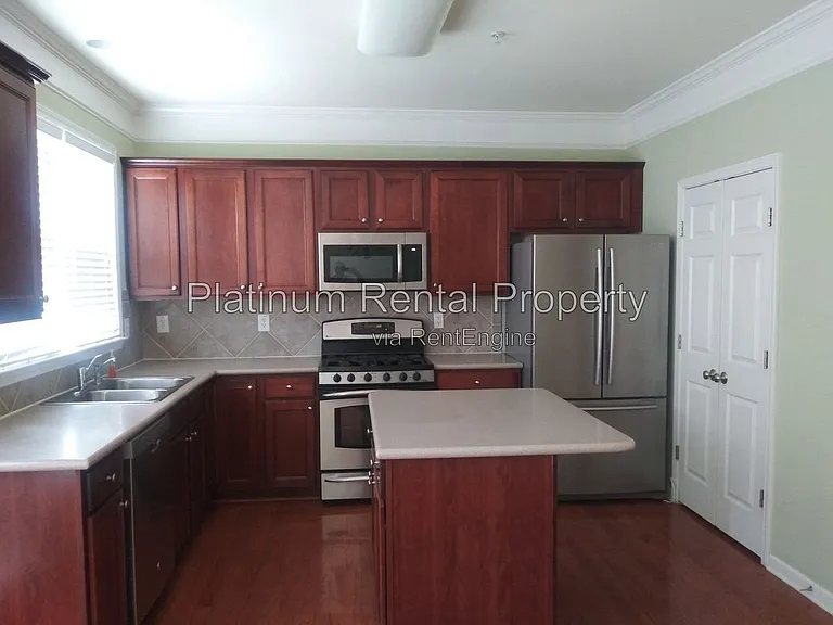 221 Balaban Cir — Photo 14