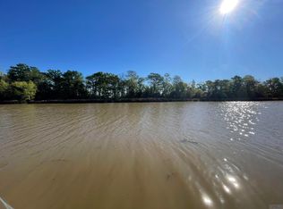 102 S Main St, Cypremort Pt, LA 70538