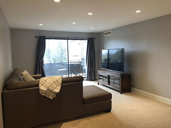 3rd image of 700 Wellington Ave Unit 303