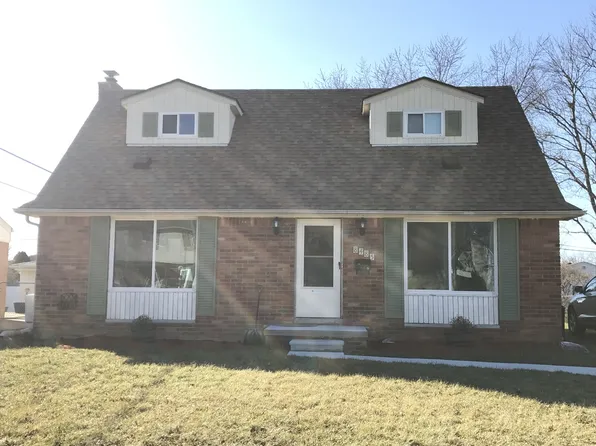 8485 Forrest Dr, Canton, MI 48187