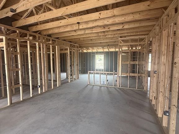 4th image of 2345 Bassett St