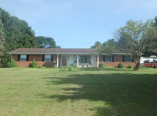 115 Murphy Ln, Falling Waters, WV 25419