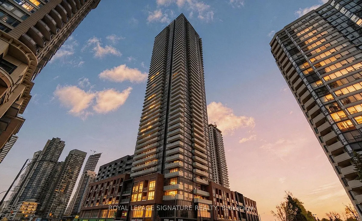 Building Photo - 430 E Square One Dr #506