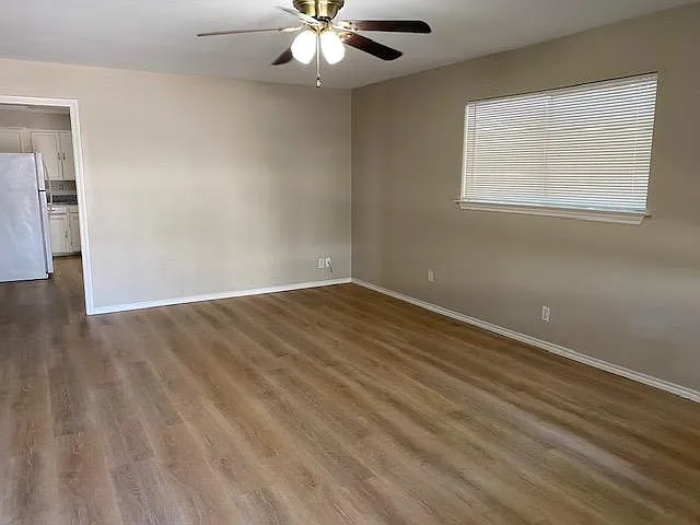 2 bed, $1,300 — Photo 4