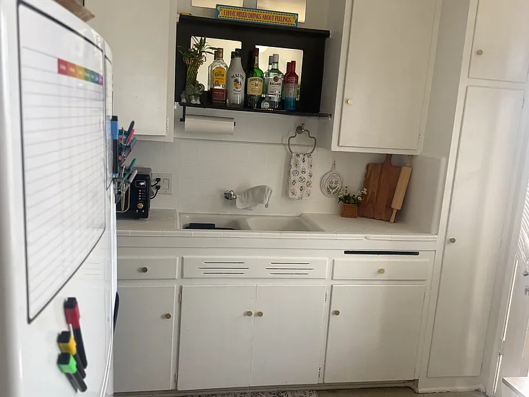 229 N Buena Vista St #C — Photo 11