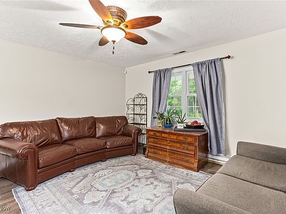 2nd image of 845 Dunny Ave