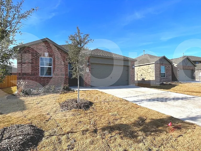 1913 McKee Ct — Photo 2