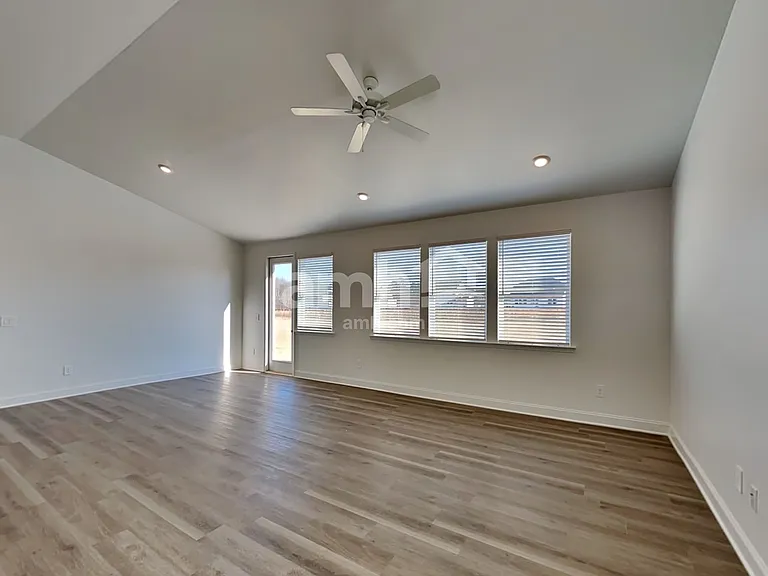 513 Plano Pass — Photo 7