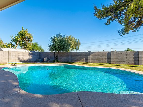 4th image of 4709 W Lupine Ave