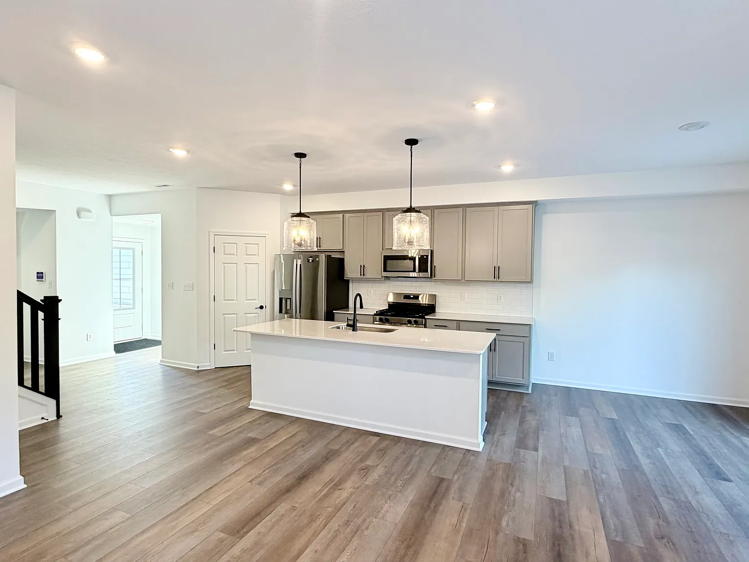 3 bed, 2.5 bath, 1778 sqft, $2,350 — Photo 4