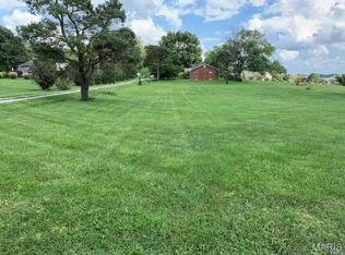 2712 Vulliet Rd, Highland, IL 62249